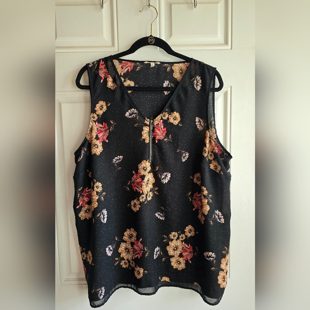 Maurices Flowy Black Floral Sleeveless Zip V-Neck Blouse - Plus Size 2X, EUC